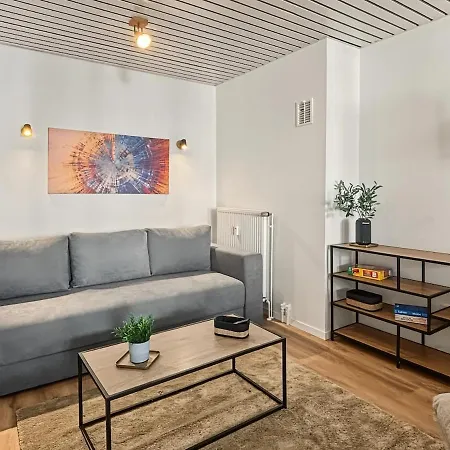 100qm Für 6 Gäste Nahe Der Weser Und Der Innenstadt * Bremen