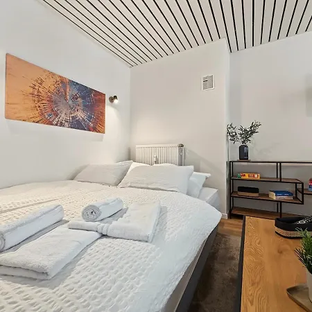 100qm Für 6 Gäste Nahe Der Weser Und Der Innenstadt Apartment