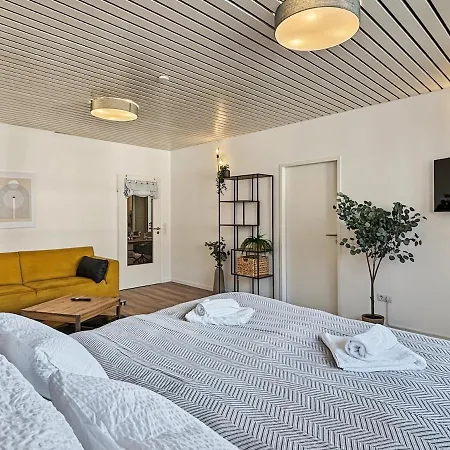 100qm Für 6 Gäste Nahe Der Weser Und Der Innenstadt Apartment Bremen